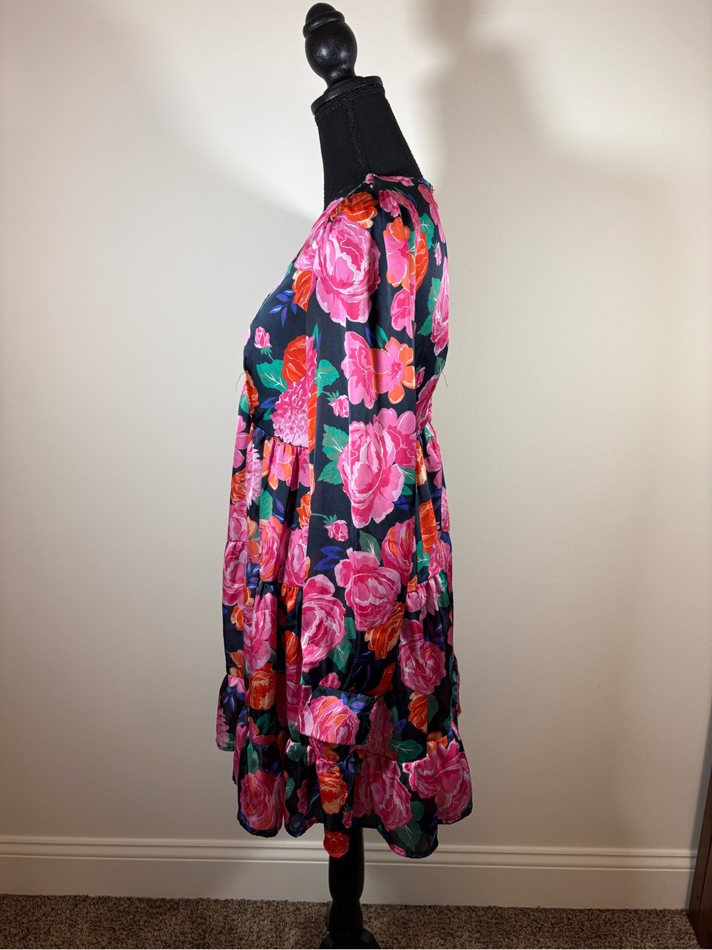 Francesca’s Mi Ami Satin Floral Long Balloon Sleeve Tiered Dress Plunge Cutout M - Picture 5 of 11